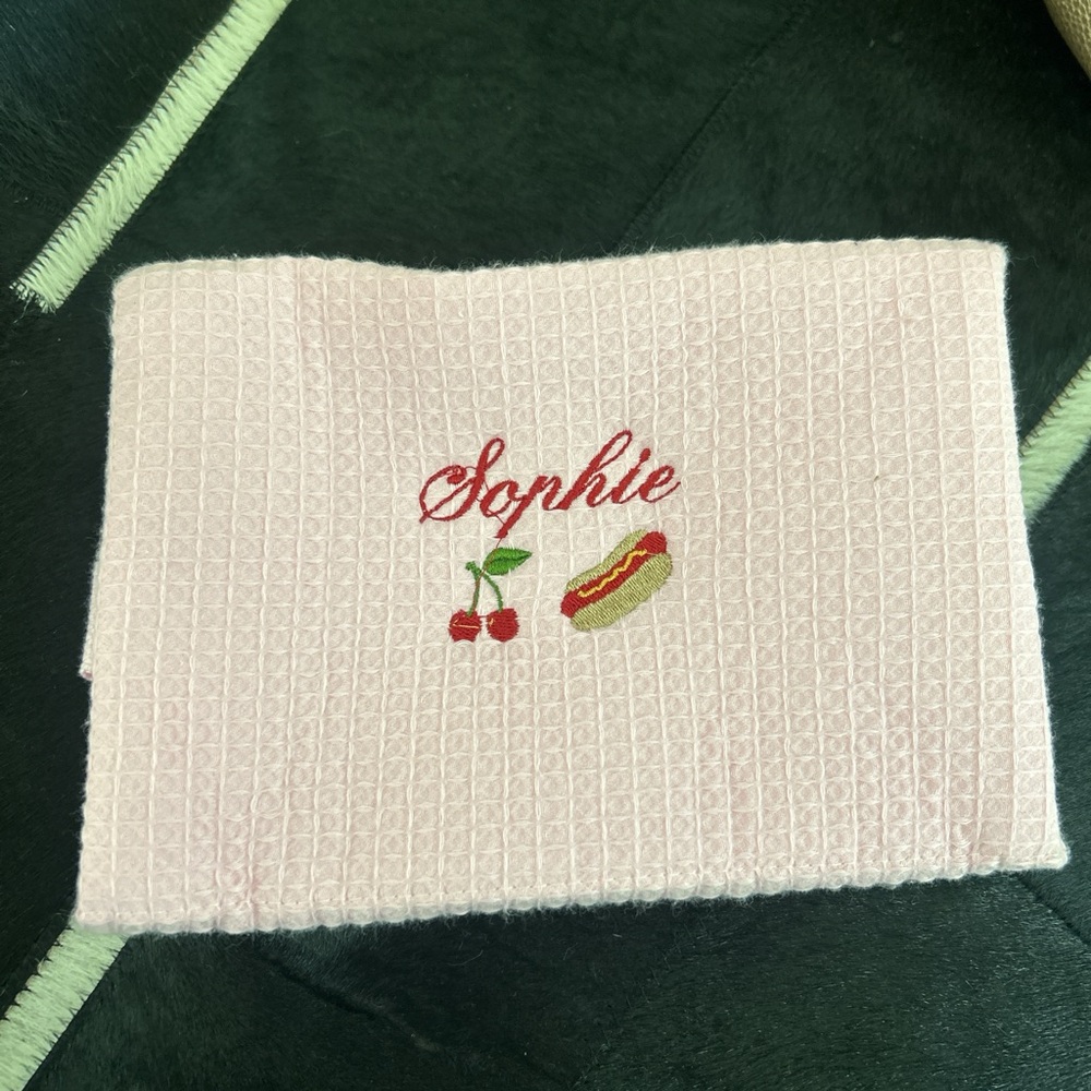 Custom-made embroidered make up bag 🎀🍒